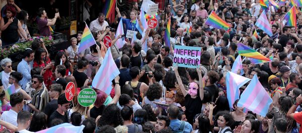 Onur Yürüyüşü - Sputnik Türkiye