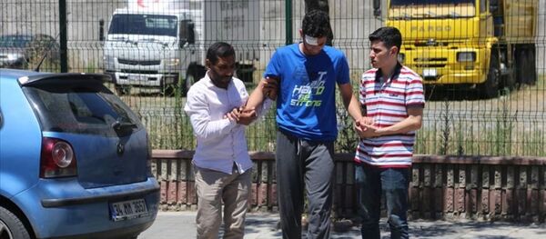 Fatih'te futbol maçının ardından saldırıya uğrayan ve bıçakla yaralanan Suriyeli hafızlık kursu öğrencileri Halit Safsaf ve Muhammed Sıddık Dahla - Sputnik Türkiye