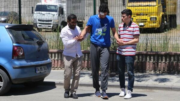 Fatih'te futbol maçının ardından saldırıya uğrayan ve bıçakla yaralanan Suriyeli hafızlık kursu öğrencileri Halit Safsaf ve Muhammed Sıddık Dahla - Sputnik Türkiye