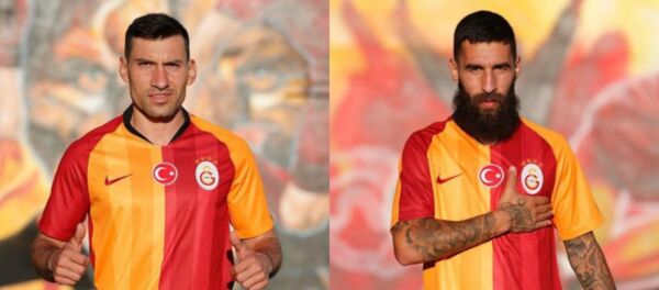 Galatasaray, bonservisi ellerinde olan Jimmy Durmaz ve Şener Özbayraklı'yı transfer ettiğini resmen açıkladı. - Sputnik Türkiye