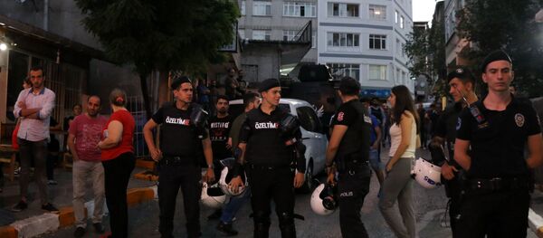 Beyoğlu'nda çocuğa taciz iddiası Beyoğlu'nda çocuğa taciz iddiası - Sputnik Türkiye