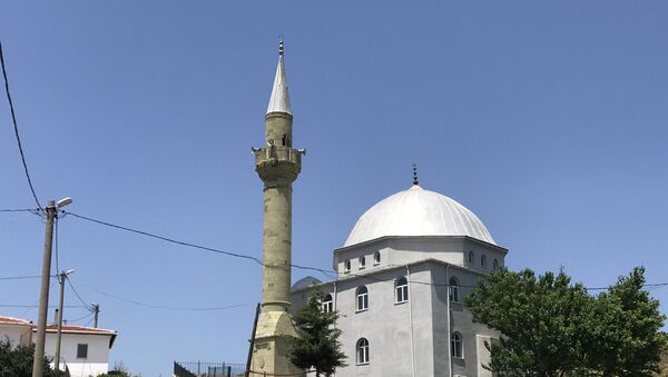 ‘Hatıra olsun’ diye minareyi adaya taşıdılar - Sputnik Türkiye