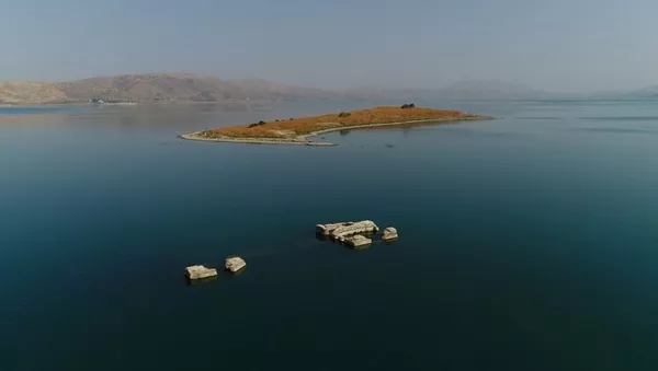 Batık şehrin kültürel miras listesine alınması için UNESCO’ya başvuru süreci de sürüyor. Bugüne kadar yapılan sualtı araştırmalarında 11. yüzyıla ait kalıntıların yoğunlukta olduğu, ancak arkeolojik buluntulardan 4 bin yıl öncesine ait izler de barındırdığı belirtildi.  - Sputnik Türkiye