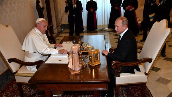 Papa Francis- Vladimir Putin - Sputnik Türkiye