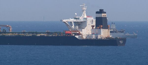 Cebelitarık açıklarında İngiltere tarafından durdurulan ve el konulan iran'a ait petrol tankeri - Sputnik Türkiye