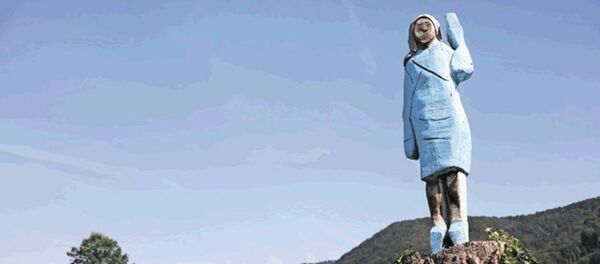 Melania Trump heykeli - Sputnik Türkiye