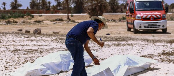 Tunus açıklarında batan göçmen teknesi Tunus açıklarında batan göçmen teknesi - Sputnik Türkiye