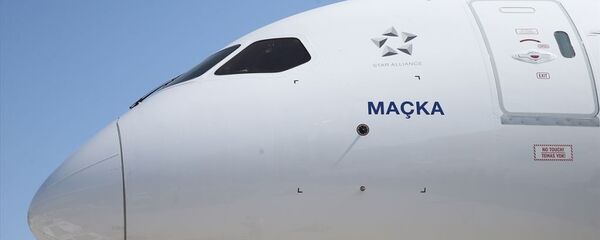 Türk Hava Yolları (THY) rüya uçak olarak adlandırılan Boeing 787-9 tipi ilk Dreamliner uçağına Eren Bülbül anısına ‘Maçka’ ismi verildi ve uçak ilk tarifeli uçuşunu Trabzon’a gerçekleştirmek üzere İstanbul Havalimanı'ndan havalandı.  - Sputnik Türkiye