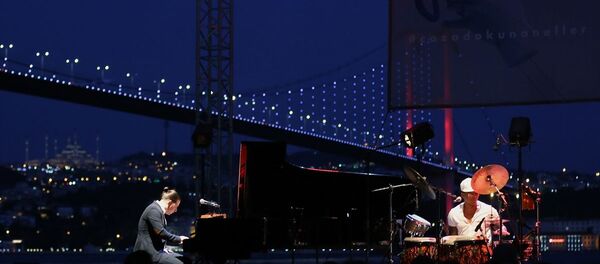 Alfredo Rodriguez ve Pedrito Martinez cazseverlerle buluştu - Sputnik Türkiye