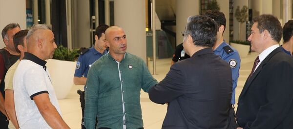 Libya'da alıkonulduktan sonra serbest kalan 6 Türk gemici İstanbul'a geldi - Sputnik Türkiye