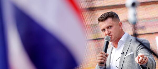 Aşırı sağcı İngiliz Savunma Ligi'nin (EDL) eski Başkanı Tommy Robinson - Sputnik Türkiye