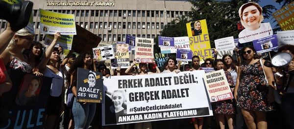 Şule Çet Şule Çet - Sputnik Türkiye