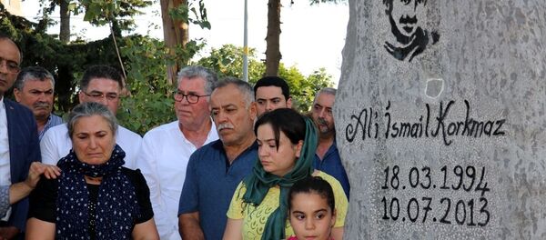 Ali İsmail Korkmaz, mezarı başında anıldı - Sputnik Türkiye