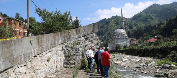 Geçen yıl restorasyonu yapılan 300 yıllık köprü yıkıldı - Sputnik Türkiye