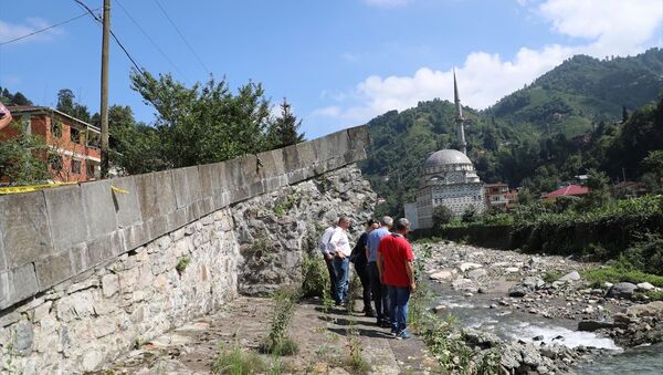 Geçen yıl restorasyonu yapılan 300 yıllık köprü yıkıldı - Sputnik Türkiye