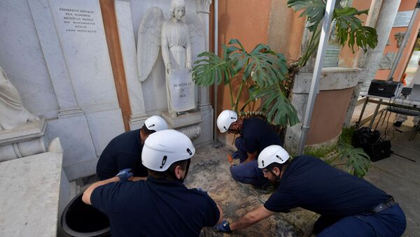 Vatikan'da kayıp Orlandi için açılan iki mezar boş çıktı - Sputnik Türkiye