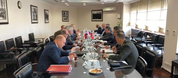 Türkiye Dışişleri Bakan Yardımcısı Sedat Önal ile Rusya Devlet Başkanı Vladimir Putin'in Suriye Özel Temsilcisi Aleksandr Lavrentyev ve Rusya Dışişleri Bakan Yardımcısı Sergey Verşinin, Ankara'da Suriye'yi görüştü. - Sputnik Türkiye