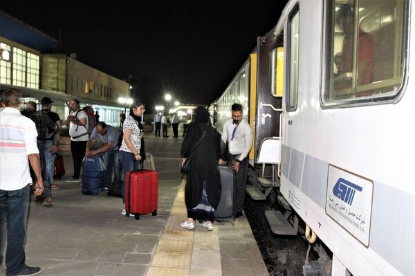 Tahran-Ankara treninin ilk yolcuları Van'a ulaştı - Sputnik Türkiye