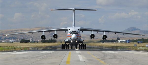 Rusya'dan alınan S-400 hava savunma sisteminin ilk parçaları Mürted Hava Meydanı'na teslim edildi. - Sputnik Türkiye