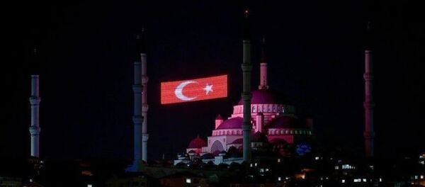 15 Temmuz darbe girişiminin 3. yıl dönümünde camilerde eş zamanlı sela okundu - Sputnik Türkiye