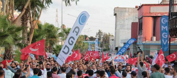 İncirlik Üssü'ne yürüyen AGD'liler - Sputnik Türkiye