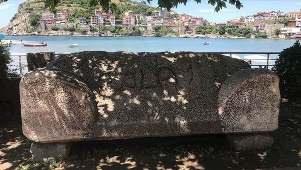 Bartın'daki 3 bin yıllık lahit mezara spreyle yazı yazıldı - Sputnik Türkiye