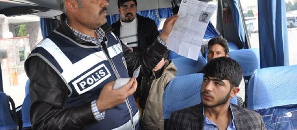 Suriyeliler, yol izin belgesi - Sputnik Türkiye