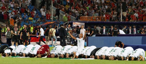 Futbolda Afrika'nın en büyüğü Cezayir - Sputnik Türkiye