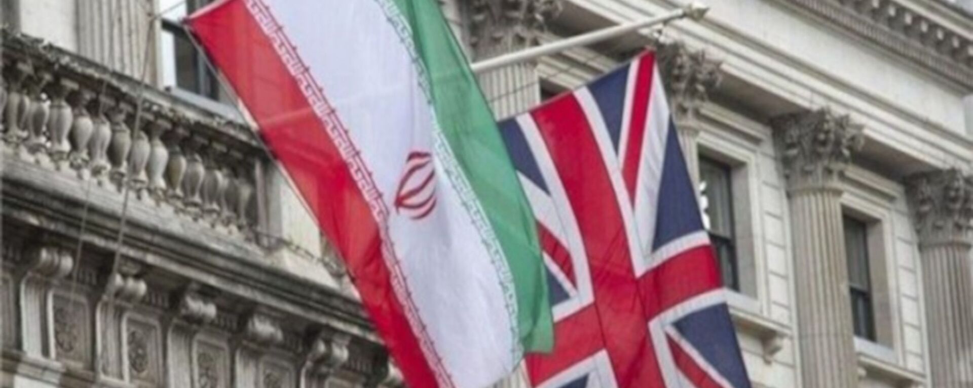 İran, İngiltere bayrakları - Sputnik Türkiye, 1920, 19.10.2022