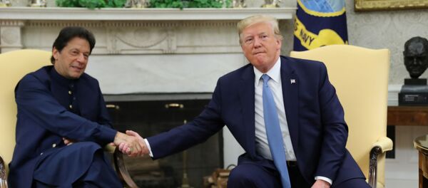 Donald Trump ve İmran Han - Sputnik Türkiye