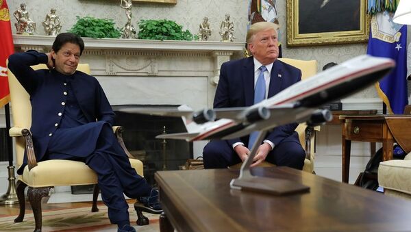 ABD Başkanı Donald Trump -  Pakistan Başbakanı İmran Han  - Sputnik Türkiye