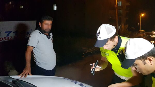 Karabük'te alkollü yakalanan sürücü - Sputnik Türkiye