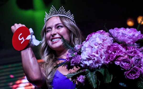 Miss MAXIM 2019 yarışmasını kazanan Viktoriya Tsuranova. - Sputnik Türkiye