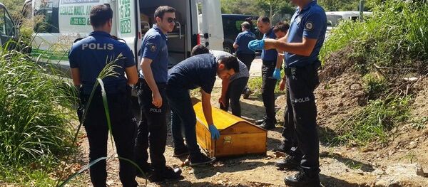 İşten çıkarılınca intihar eden Adem Kavşat - Sputnik Türkiye