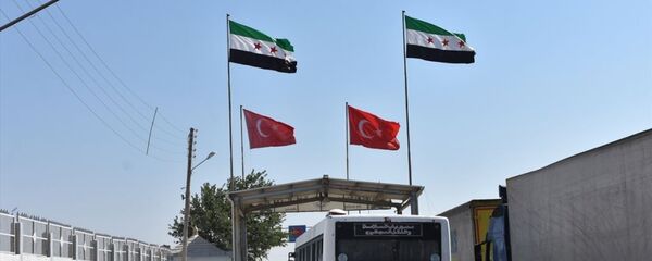 Suriye’den hacca gidecekler Türkiye'ye giriş yapmaya başladı - Sputnik Türkiye