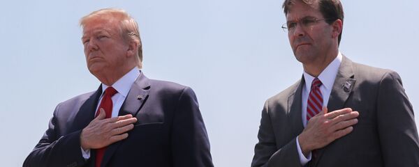 ABD Başkanı Donald Trump ve ABD Savunma Bakanı Mark Esper - Sputnik Türkiye