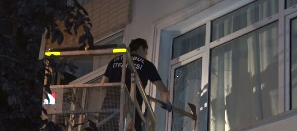 yaşlı kadını kurtaran itfaiye yaşlı kadını kurtaran itfaiye - Sputnik Türkiye