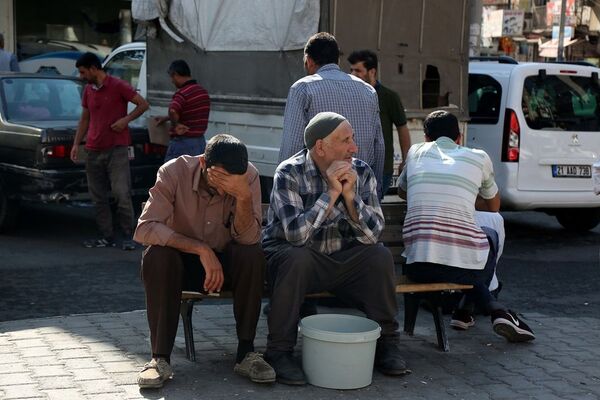 Yoksulluğun 50 yıldır değişmeyen noktası: Amele Pazarı - Sputnik Türkiye