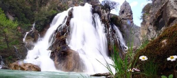 Uçansu Şelalesi - Sputnik Türkiye