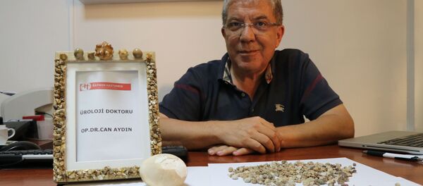 Üroloji Doktoru Operatör Doktor Can Aydın  - Sputnik Türkiye