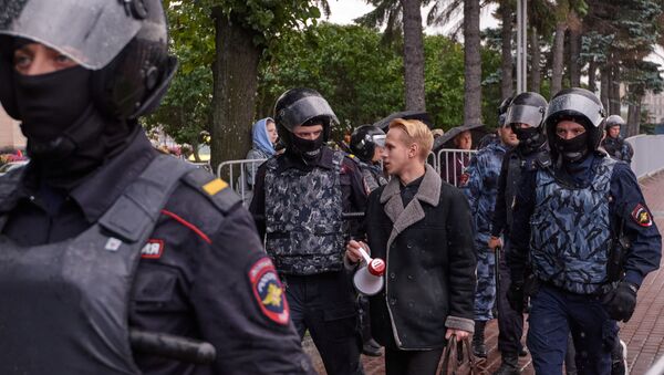 Moskova’daki protestolarda çok sayıda kişi gözaltına alındı - Sputnik Türkiye