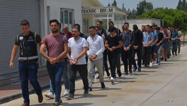 Polis, FETÖ operasyonları kapsamında 41 polisi gözaltına aldı - Sputnik Türkiye