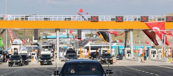  Türkiye Cumhurbaşkanı Recep Tayyip Erdoğan, İstanbul-İzmir Otoyolu açılış törenine katıldı - Sputnik Türkiye