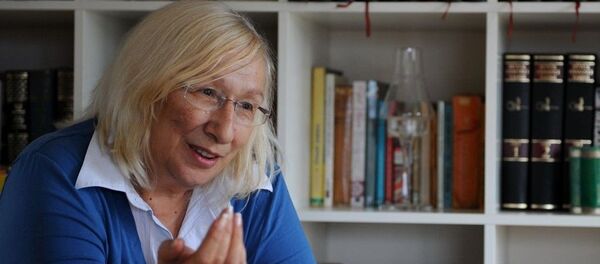 Alev Alatlı - Sputnik Türkiye