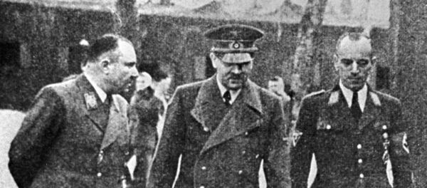 Martin Bormann, Adolf Hitler, Erwin Kraus Martin Bormann, Adolf Hitler, Erwin Kraus - Sputnik Türkiye