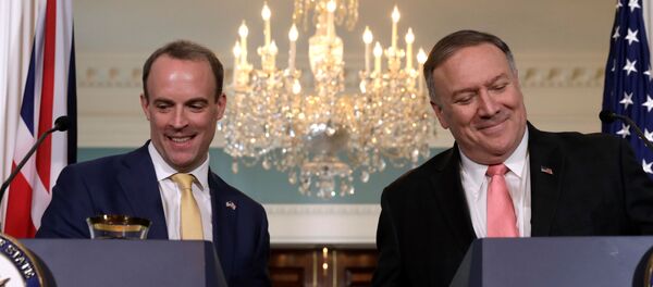 Mike Pompeo, Dominic Raab - Sputnik Türkiye