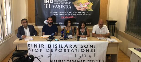 Birlikte Yaşamak İstiyoruz İnisiyatifi'nin 'Sınır Dışıları İki Haftası' raporu basın toplantısı - Sputnik Türkiye