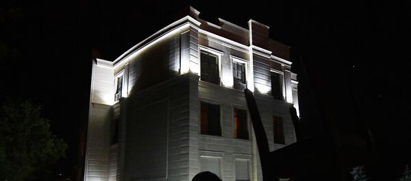 Kırgızistan güvenlik güçlerinin eski Kırgızistan Devlet Başkanı Almazbek Atambayev'in rezidansında yeni bir operasyon düzenlemeye başladığı belirtildi. - Sputnik Türkiye