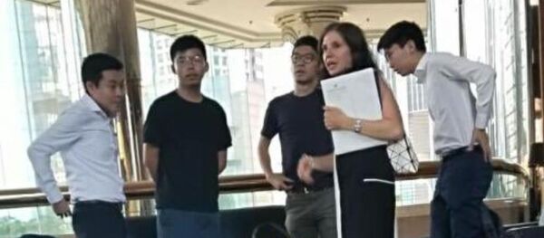 Joshua Wong - Julie Eadeh Joshua Wong - Julie Eadeh - Sputnik Türkiye