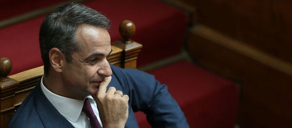 Yunan meclisinde akademik sığınma yasasının kaldırılmasıyla ilgili oylama öncesi Başbakan Kiryakos Miçotakis - Sputnik Türkiye